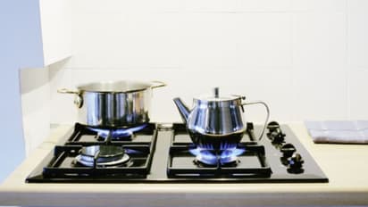 এবার পাইপের মাধ্যমেই বাড়ি বাড়ি পৌঁছবে রান্নার গ্যাস, কলকাতায় চালু হচ্ছে CNG স্টেশন