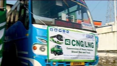 ഇന്ധന വിലക്കയറ്റം മറികടക്കാൻ സിഎൻജിയിലേക്ക് 'റൂട്ട് മാറ്റി' സ്വകാര്യ ബസുകൾ; സർക്കാർ പ്രോത്സാഹനവും