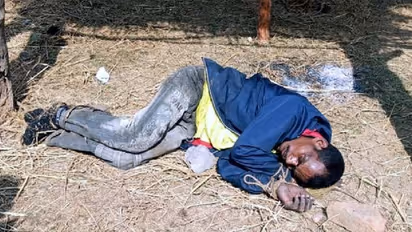 बेटे ने मां की हत्या कर आंगन में जलाया, फिर चिता पर मुर्गा पकाकर खाया..पिता का भी कर चुका है मर्डर