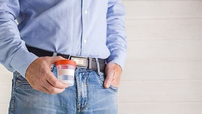 500 మందికి తండ్రి వీర్యదానం.. ప్రేయసి వేటలో కొడుక్కి చిక్కులు