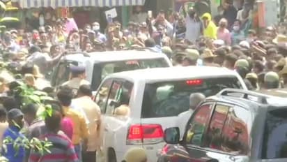 சசிகலாவை வரவேற்க ரூ.198 கோடி கொடுத்ததே அமைச்சர் ஜெயகுமார்தான்... திருப்பியடிக்கும் டி.டி.வி.தினகரன்..!