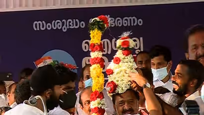 'മൂക്കാതെ പഴുത്താൽ'; വിജയരാഘവനെ ചൂണ്ടി ചെന്നിത്തല, മുഖ്യമന്ത്രിയും വർഗീയത ആളിക്കത്തിക്കുന്നു,കേരളയാത്ര തുടങ്ങി
