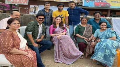 వెంకీకి ఫ్రస్టేషన్‌ తెప్పించేందుకు ఎంటరైన తమన్నా ఫ్యామిలీ.. ఆమె చీరకట్టుకి వాహ్‌ అనాల్సిందే..