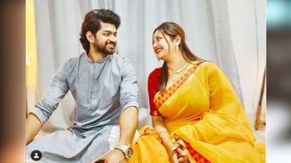 ক্যামেরা অন রেখেই মিমির ঠোঁটে সটান কামড়, আদরে মাখামাখি চরম ঘনিষ্ঠ মুহূর্ত ভাইরাল নিমেষে