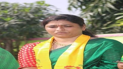 ఏపీ గ్రామ పంచాయతీ ఎన్నికలు: బోణీ కొట్టిన టీడీపీ, సర్పంచ్ గా విక్రమ్ దీప్తి ఏకగ్రీవం