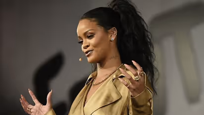 রিহানা কি মুসলিম না পাকিস্তানি, কৃষকদের পাশে দাঁড়ানোর পরই পপস্টারের জাতি দেশ নিয়ে প্রশ্ন