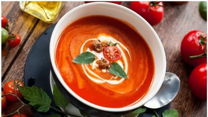 തക്കാളി സൂപ്പ് ഇങ്ങനെ തയ്യാറാക്കി നോക്കൂ