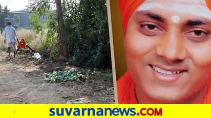 ಕೊಪ್ಪಳ: ಸ್ವತಃ ಚರಂಡಿ ಸ್ವಚ್ಛಗೊಳಿಸಿದ ಗವಿಸಿದ್ಧೇಶ್ವರ ಶ್ರೀ..!