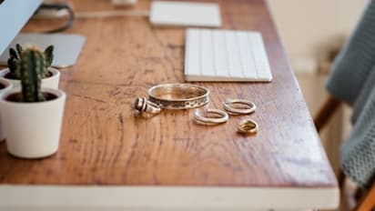 Silver Ring Benefits: ভাগ্য উজ্জ্বল করতে কাজে লাগান রূপা, জেনে নিন এর বিশেষ গুণগুলি