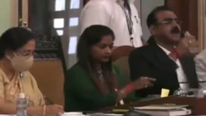 পোলিওর পর এবার জলে স্যানিটাইজার বিপত্তি , ঘটনাস্থল সেই মহারাষ্ট্র,  দেখুন সেই ভাইরাল ভিডিও