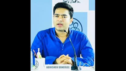 কোভিডে প্রচারে নিষেধাজ্ঞা পড়তেই চটে লাল অভিষেক, কমিশনকে তোপ তৃণমূলের যুবরাজের