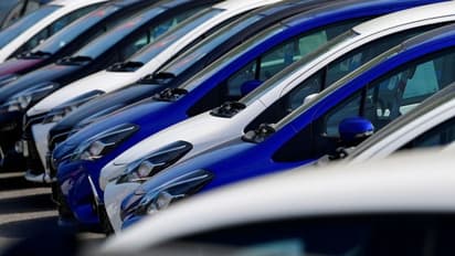 ಮಂಗಳೂರು: ಐಟಿ ದಾಳಿಗೆ ಫುಟ್ಬಾಲ್‌ ಪಂದ್ಯ ಹೆಸ್ರಲ್ಲಿ 60 ಕಾರ್‌ಬುಕ್‌..!