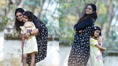 മകളോടൊപ്പം; മനോഹരമായ ചിത്രങ്ങള്‍ പങ്കുവച്ച് അശ്വതി ശ്രീകാന്ത്