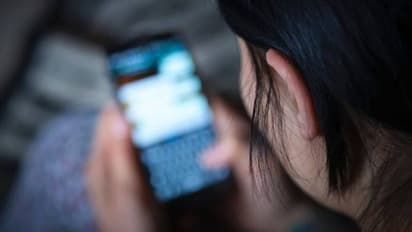 ಅಪ್ಪ-ಅಮ್ಮ ಮೊಬೈಲ್ ಕೊಡ್ತಿಲ್ಲ ಅನ್ನೋ ಕಾರಣಕ್ಕೆ ಪೊಲೀಸ್ ಠಾಣೆ ಮೆಟ್ಟಿಲೇರಿದ ಮಕ್ಕಳು!