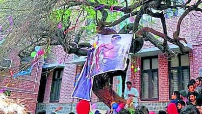 ದೆಹಲಿ ವಿಶ್ವವಿದ್ಯಾನಿಲಯದಲ್ಲೊಂದು ವರ್ಜಿನ್ ಟ್ರೀ, ಕಾಂಡೋಂ ಕಟ್ಟಿ ಹರಕೆ!