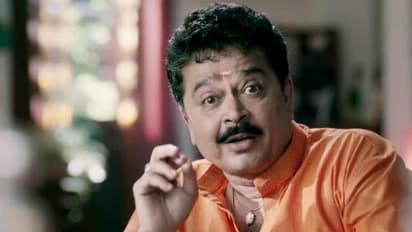 ஆயில் மசாஜ் எடுத்தது குத்தமா? ஹாஸ்பிடலில் அட்மிட்டான எஸ்.வி. சேகர்!