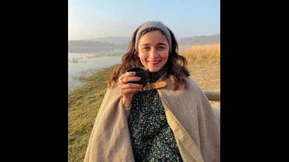 23 ವರ್ಷಕ್ಕೆ 3-4 ಬಾಯ್‌ಫ್ರೆಂಡ್ಸ್ ಇರ್ಬೇಕು ಎಂದ ಆಲಿಯಾ..!