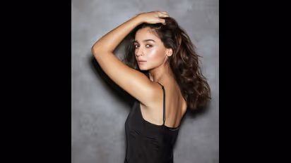 করোনায় আক্রান্ত আলিয়া ভাট, রণবীর কোভিড নেগেটিভ হতেই মারণ ভাইরাসের থাবা নায়িকার শরীরে