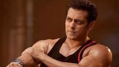 Hug Day Special- অভিষেক থেকে শাহরুখ, সলমনের এই স্পেশ্যাল Hug  মুহূর্তে খবরের শিরোনামে ওঠে