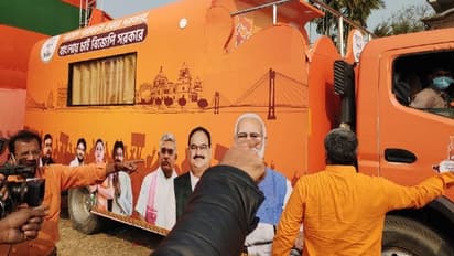 বিজেপির পরিবর্তন যাত্রার রথ ভাঙচুর মানিকতলায়, কাঠগড়ায় তৃণমূল, দেখুন ভিডিও