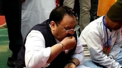 ২৫০০ কৃষকের সঙ্গে মধ্যাহ্নভোজ সারলেন নাড্ডা,  খেলেন খিচুড়ি-৫ সবজির তরকারি, দেখুন ছবি