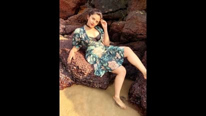 గోవాబీచ్ లో వాటర్ బేబీగా శ్రీముఖి... ఇంటికి రావాలని లేదు, అతడికి థాంక్స్ అంటూ...!