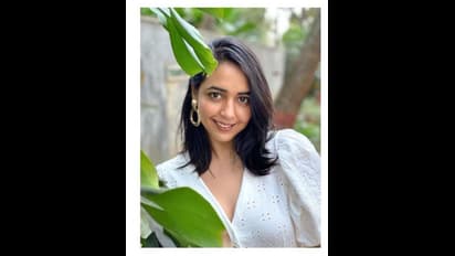 ಈ ಒಂದು ಕಾರಣಕ್ಕೆ ಬಿಗ್ ಬಾಸ್‌ ಮನೆಯಿಂದ ದೂರ ಉಳಿದ ಸಿಹಿ ಕಹಿ ಚಂದ್ರು ಪುತ್ರಿ?