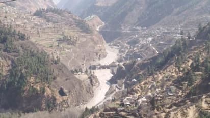 चमोली में फटा ग्लेशियर, तबाही ने दिलाई 7 साल पुराने प्रलय की याद, तस्वीरों में देखें भयानक मंजर