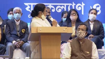অরূপ বিশ্বাসকে সরিয়ে কুণাল-সওকত, কী বার্তা দিলেন মমতা বন্দ্যোপাধ্য়ায়