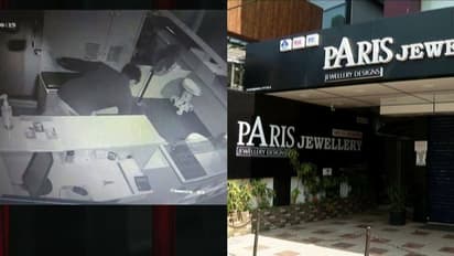 ചളിക്കവട്ടത് ജ്വല്ലറിയുടെ ഷട്ടർ തകർത്ത് കവർച്ചാ ശ്രമം; ലോക്കർ തുറക്കാനാവാതെ മടങ്ങി