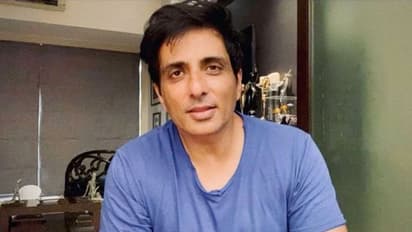 'இனி இந்த குடும்பம் என்னுடையது'..! 4 பெண் குழந்தைகளை தத்தெடுத்த சோனு சூட்! குவியும் வாழ்த்து...