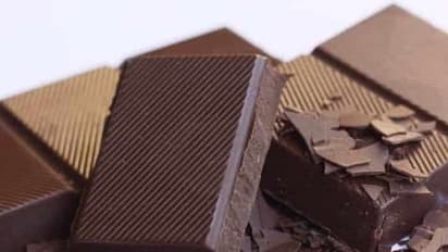 ഇന്ന് 'ചോക്ലേറ്റ് ദിനം'; ചോക്ലേറ്റ് കഴിക്കുന്നത് കൊണ്ടും ചില ഗുണങ്ങളുണ്ട്...