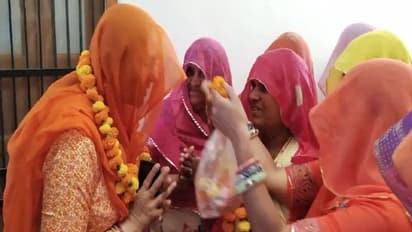 विधायक की मौत के 20 दिन बाद घूंघट ओढ़े निकली पत्नी, बोलींं-में पति की अंतिम इच्छा पूरी करना चाहती हूं