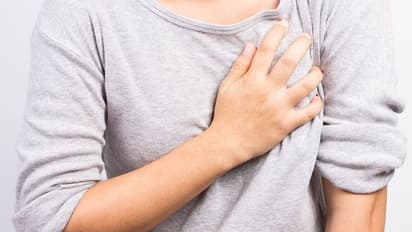 ಸ್ತನ ನೋವಿಗೇನು ಕಾರಣ? ಆತಂಕಗೊಳ್ಳೋ ಅಗತ್ಯವಿದ್ಯಾ?