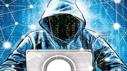 తక్కువ ధరకే సోఫా ఆఫర్ చేసి.. రూ.4.6లక్షల మోసం