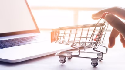 സാധനം വാങ്ങുമ്പോൾ ചാരിറ്റിക്ക് പണം പിരിക്കുന്നത് ഉൾപ്പെടെ 13 ഓണ്ലൈന് 'കബളിപ്പിക്കലുകൾക്ക്' വിലക്ക്