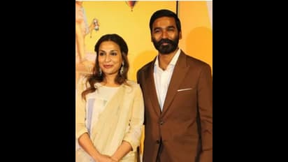 சினிமாவை மிஞ்சும் வகையில்... பாட்டு பாடி மனைவியடன் ரொமான்ஸ் செய்யும் தனுஷ்! வைரல் வீடியோ...