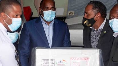 கரீபியனுக்கு கொரோனா தடுப்பூசி அனுப்பிய இந்தியா.. கடவுளுக்கு நிகராக மோடியை கும்பிடும் டோமினிக்கா பிரதமர்.