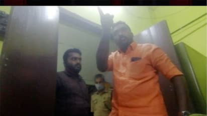 പ്രതികളെ കോടതിയിൽ ഹാജാരാക്കാൻ വൈകി;  ഫോറസ്റ്റ് ഉദ്യേഗസ്ഥർക്ക് നേരെ കയ്യേറ്റം