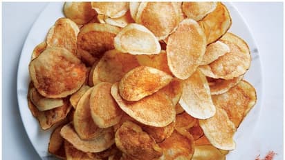 പൊട്ടറ്റോ ചിപ്സ് ഈസിയായി വീട്ടിൽ തന്നെ തയ്യാറാക്കാം