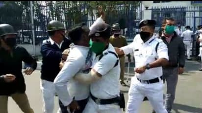 BJP-র মিছিল ঘিরে রণক্ষেত্র আমস্ট্রিট চত্বর, 'ভয় পেয়েছে তৃণমূল', তোপ রাজীবের