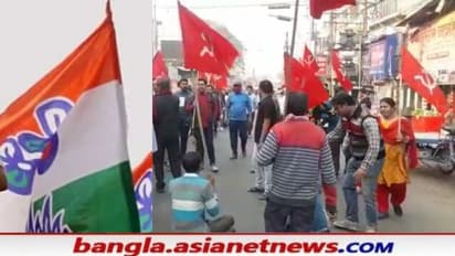 পুলিশকে তৃণমূলের পতাকা উপহার দিল বনধ সমর্থনকারীরা, গান্ধীগিরি এবার দুর্গাপুরে