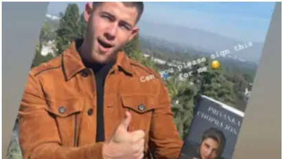 പുസ്തകം ഒപ്പിട്ടുതരുമോയെന്ന് നിക് ജൊനാസ്, ഭര്ത്താവിന് മറുപടിയുമായി പ്രിയങ്ക ചോപ്ര!