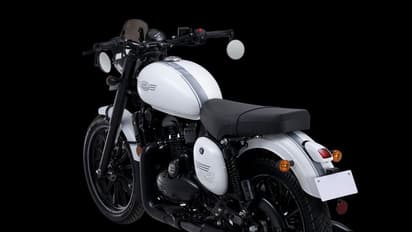 പുത്തന് വേഷത്തില് ജാവ 42 എത്തി