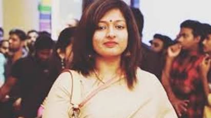 அதுவே உருட்டுதான்... அதை எப்படி வேண்டுமானாலும் உருட்டலாம்.. இது காயத்ரி ரகுராமின் உருட்டு!