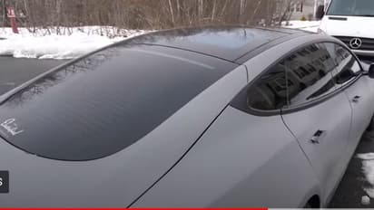 ಕೇವಲ 4 ಲಕ್ಷ ರೂಪಾಯಿಗೆ ಟೆಸ್ಲಾ ಎಲೆಕ್ಟ್ರಿಕ್ ಕಾರು ಖರೀದಿಸಿದ ಯುಟ್ಯೂಬರ್!