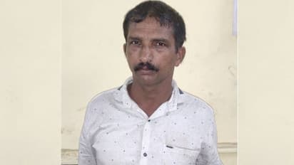 നാട്ടിൽ 'ഇടുക്കി ഗോൾഡ്' വിൽപ്പന; ബൈക്കിൽ കടത്താൻ ശ്രമിച്ച രണ്ട് കിലോ കഞ്ചാവുമായി ഇടുക്കി സ്വദേശി പിടിയിൽ