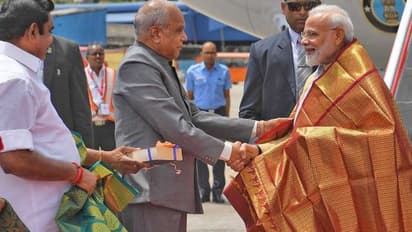 ‘மோடி ஜி வாழ்க’ ... பிரதமருக்கு நேரு ஸ்டேடியத்தில் இளைஞர்கள் அளித்த ஸ்பெஷல் வரவேற்பு... வைரல் போட்டோஸ்...!