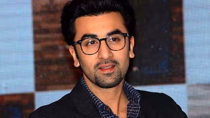 দুর্যোগ কাটল কাপুর পরিবারে, বিপদ মুক্ত রণবীর, সুখবর দিলেন রণধীর কাপুর