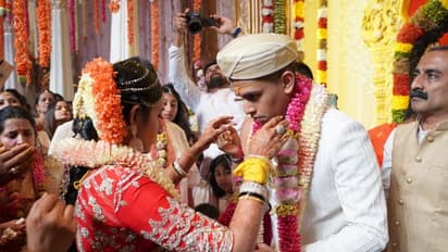 ಶಾಸ್ತ್ರೋಕ್ತವಾಗಿ ದಾಂಪತ್ಯ ಜೀವನಕ್ಕೆ ಕಾಲಿಟ್ಟ ಡಿಕೆಶಿ ಮಗಳು ಐಶ್ವರ್ಯ, ಅಮರ್ಥ್ಯ!